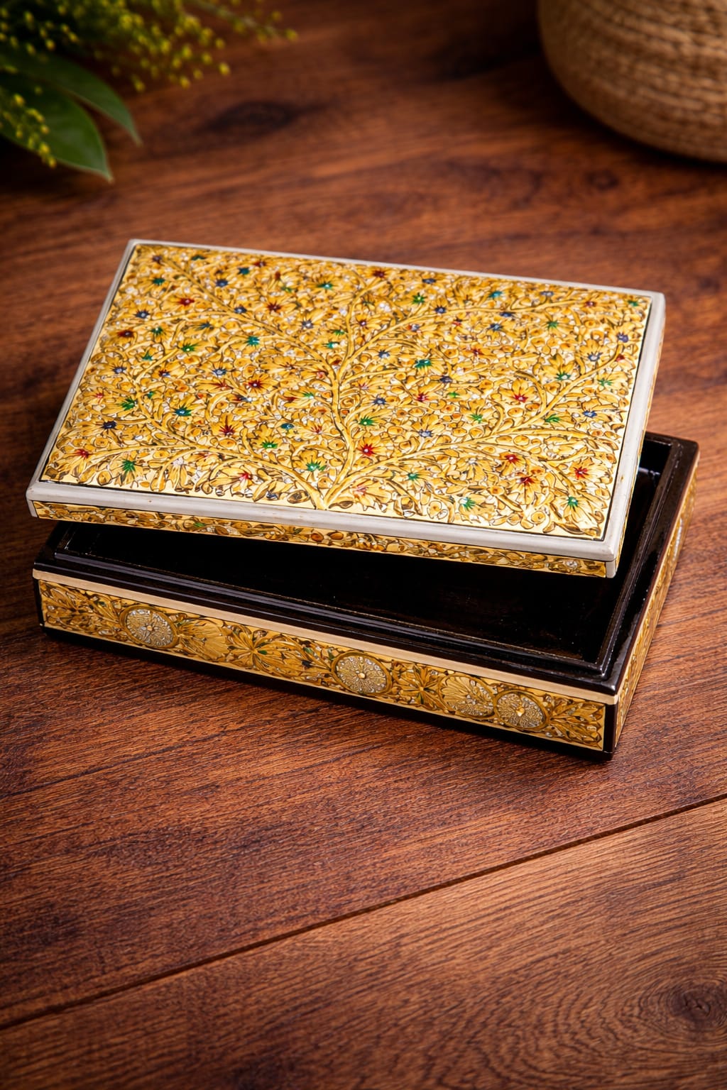 Antique paper mache box,Handmade in 1980’s, Vintage paper mache Box,Lacquered Paper Mache Box,Hand Painted jewelery box from Kashmir,India